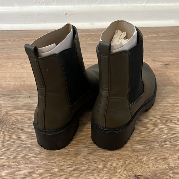 Chelsea boot - Picture 2 of 4